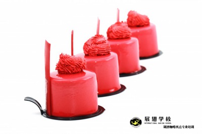 成為優(yōu)秀的西點師我們應(yīng)該從哪方面入手？