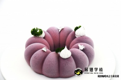 高中畢業(yè)之后做什么？出去打工不如學(xué)西點(diǎn)技術(shù)